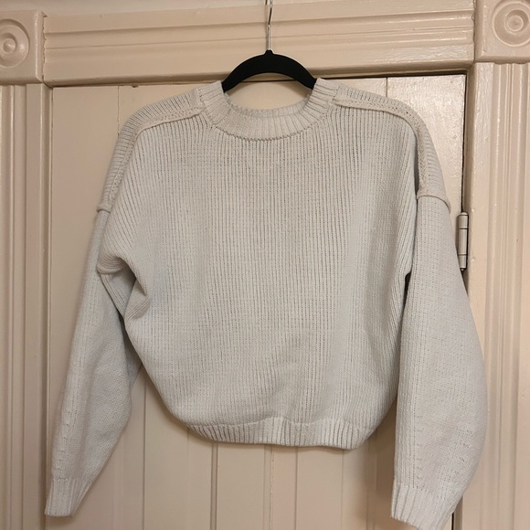 Hollister white sweater size S - Picture 2 of 2